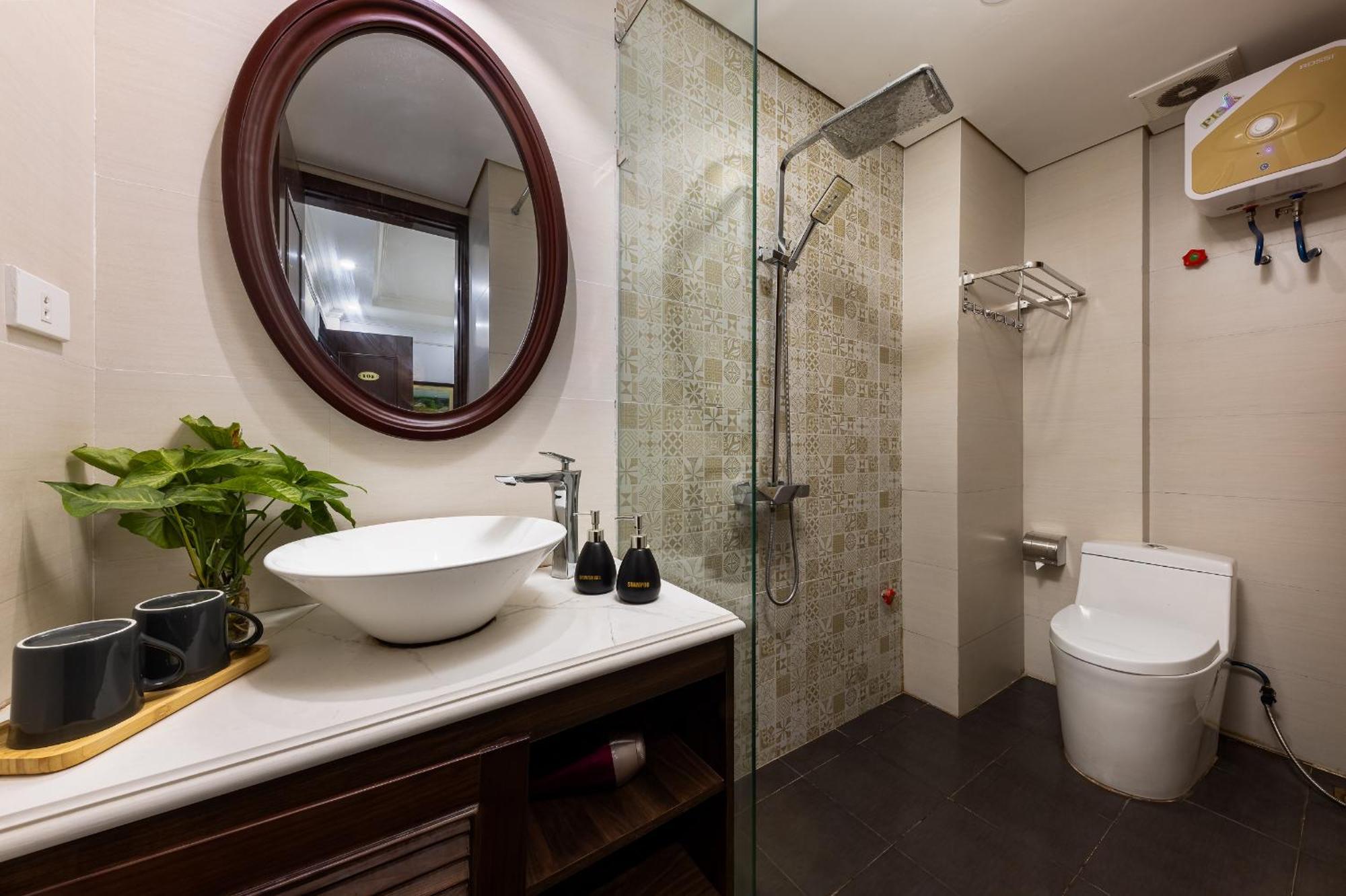 Paddy Hotel Ha Long Buitenkant foto