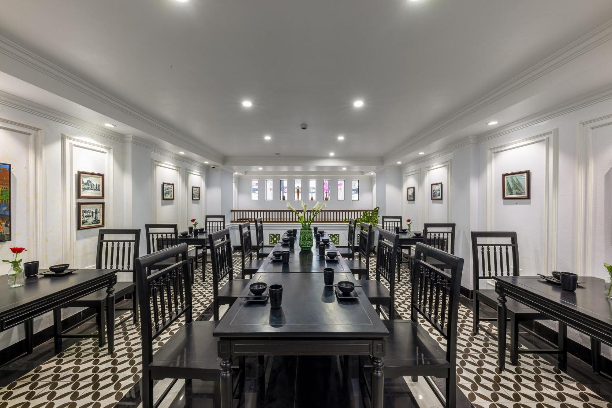 Paddy Hotel Ha Long Buitenkant foto